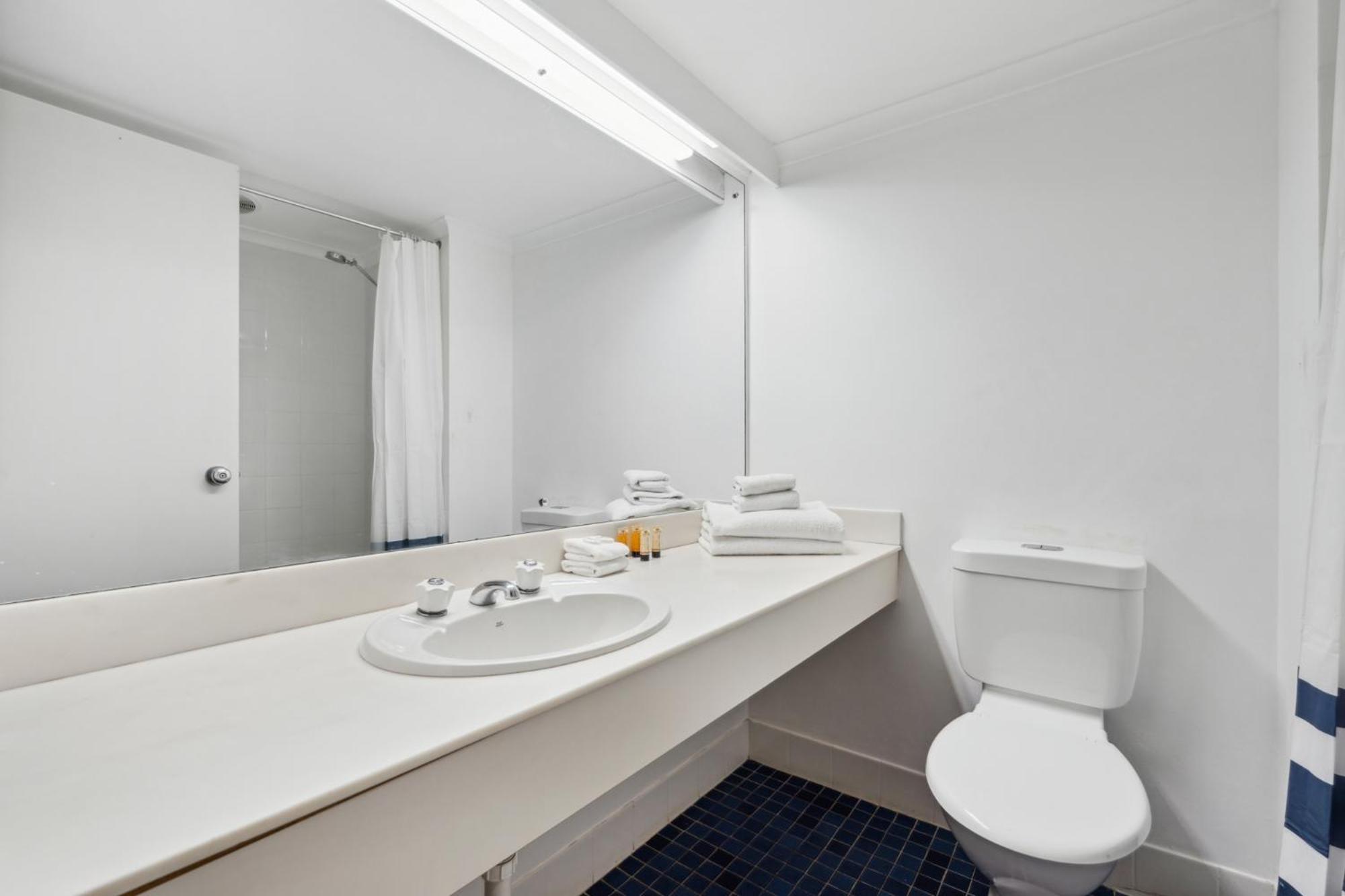 Econo Lodge Dockside Glenelg Adelaide Ngoại thất bức ảnh