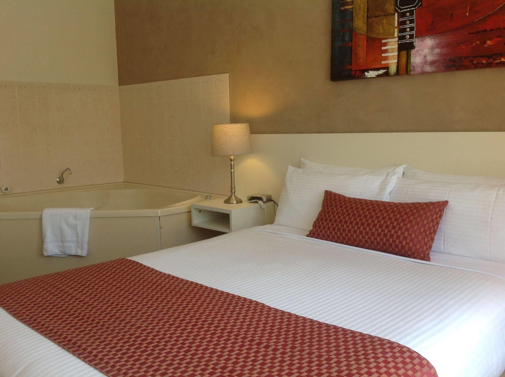 Econo Lodge Dockside Glenelg Adelaide Ngoại thất bức ảnh